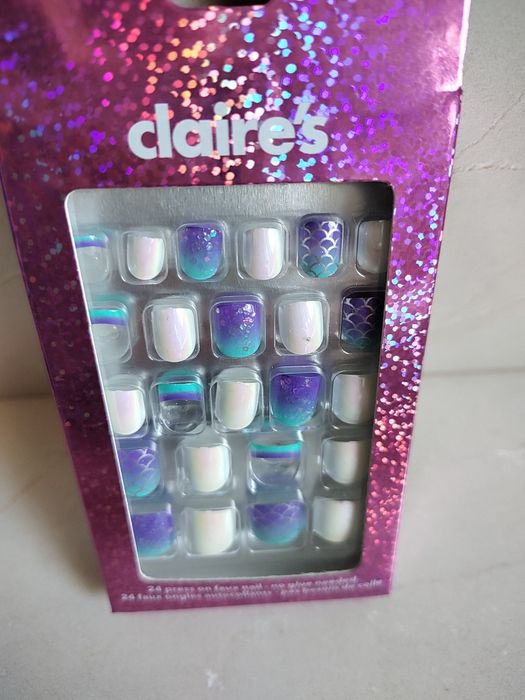 Nowe tipsy 24szt. Clair's