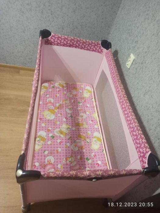 Кроватка дитяча складна