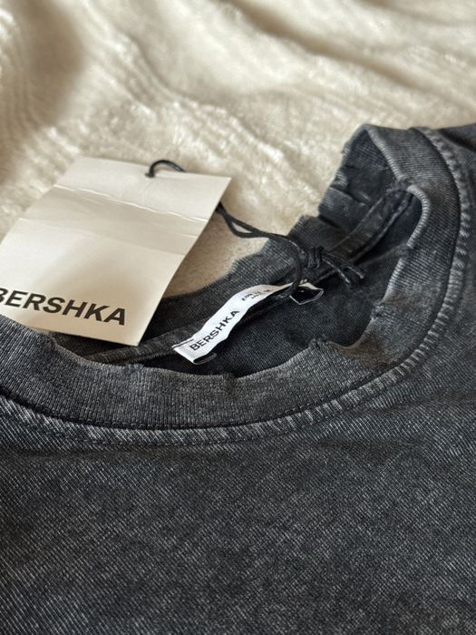 Жіноча футболка xs s bershka бавовняна сіра чорна варена з потертостями