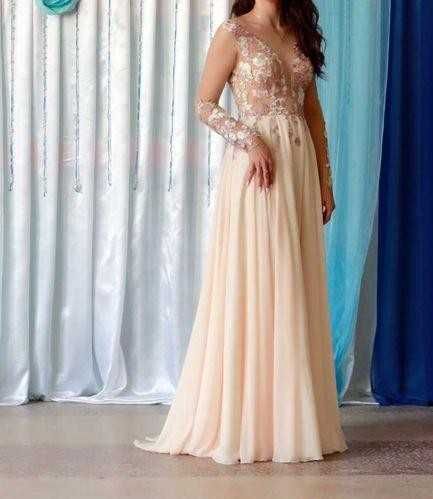 Продам шикарну вечірню сукню