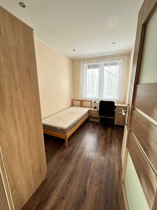 Pokój 8 m2 w mieszkaniu Grabówek 90m2