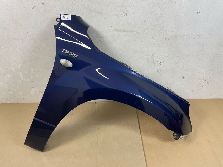 Suzuki Grand Vitara 2 II 05-08r Błotnik Prawy Przód Kolor Z2U C08