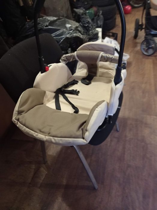 Детская коляска.