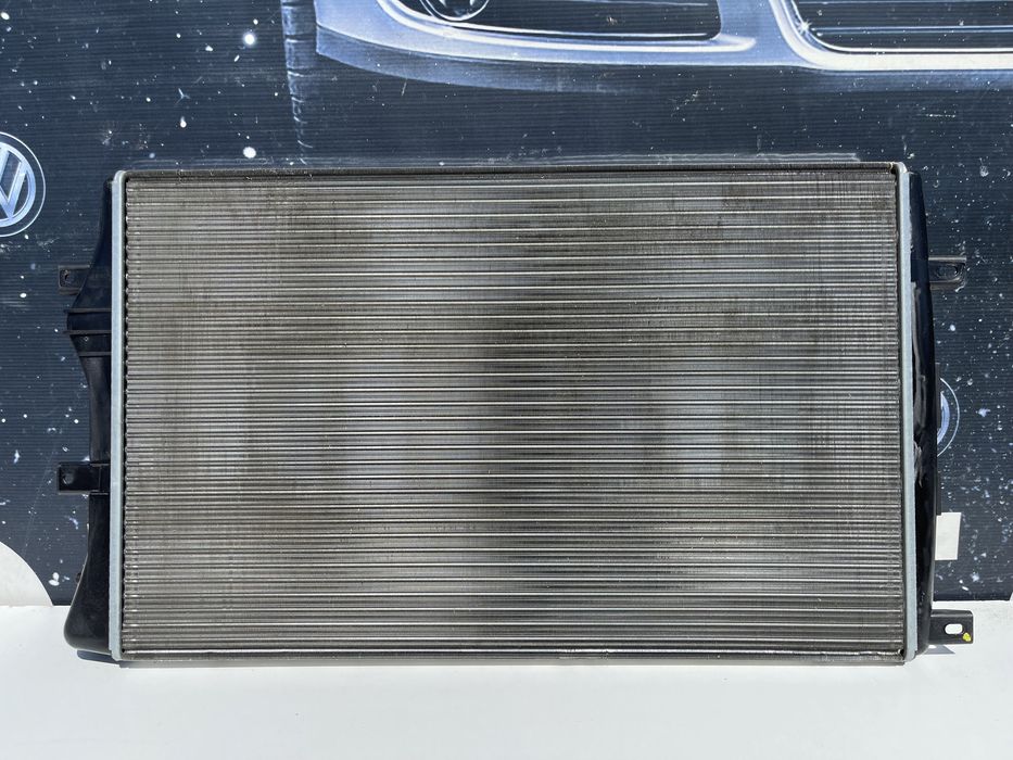 Радиатор основной охлаждения водяний Passat B6 1.4 TSI Радіатор Б6