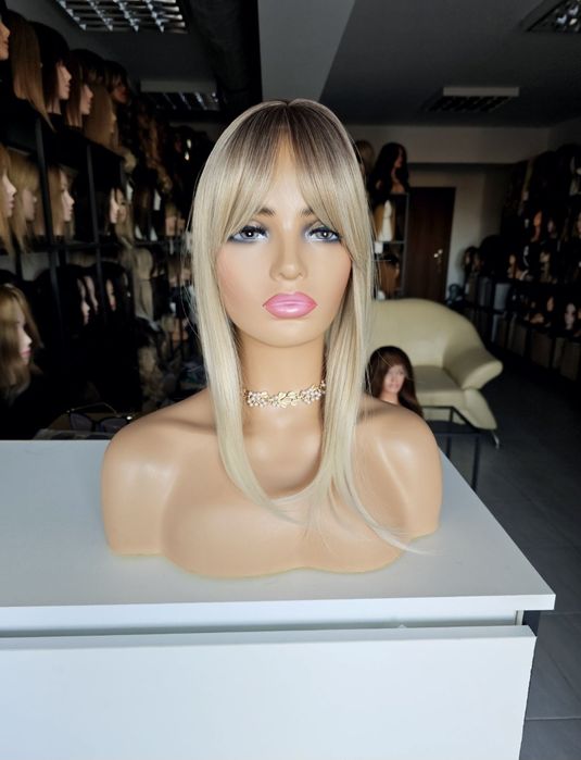 Mini topper Iga jasny blond z odrostem i grzywką naturalny efekt