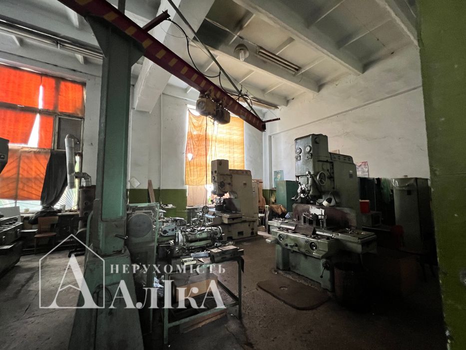 Продам велике Виробниче приміщення неподалік центру