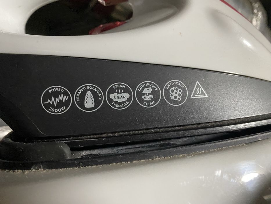 Żelazko stacja parowa Russell Hobbs