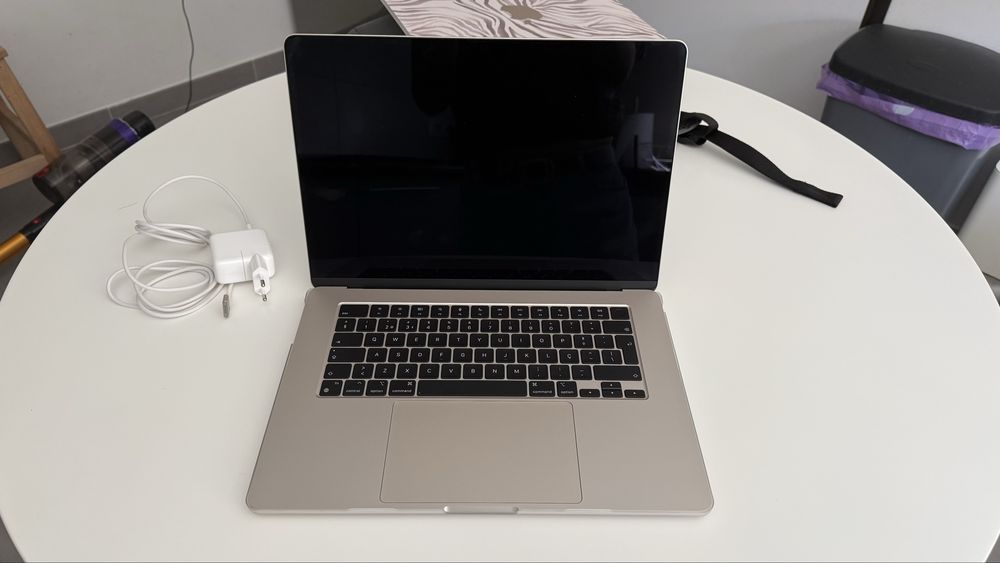 MacBook Air 15.3" M3  com garantia