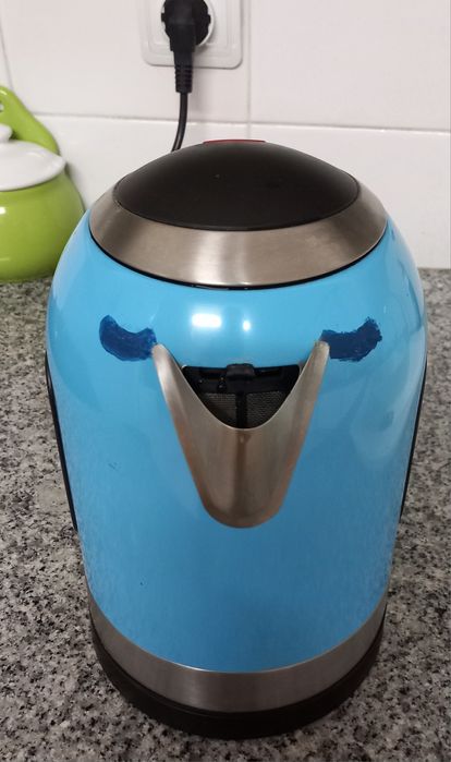 FERVEDOR DE ÁGUA TRISTAR 2400 W.Impecável,medicina,casa,campismo,etc