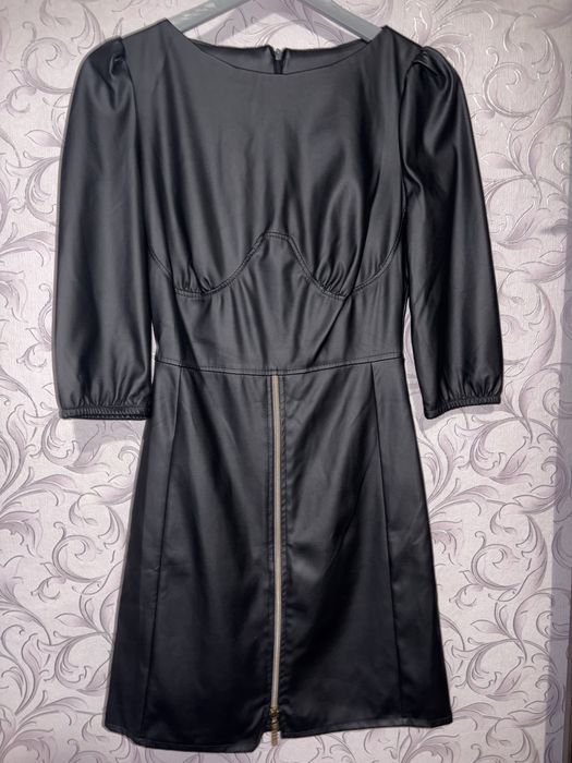 Сукня з еко-шкіри