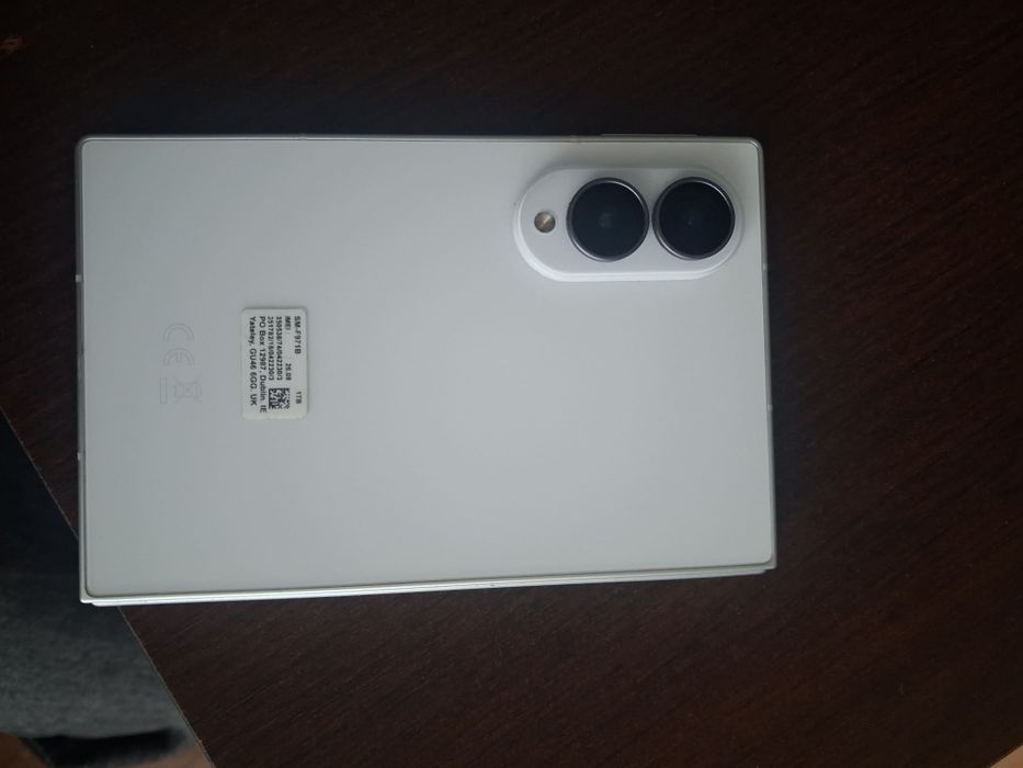 Samsung Galaxy Z fold 8