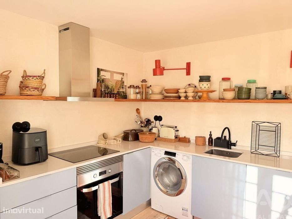 Apartamento T2 em Misericórdia de 62,2 m2