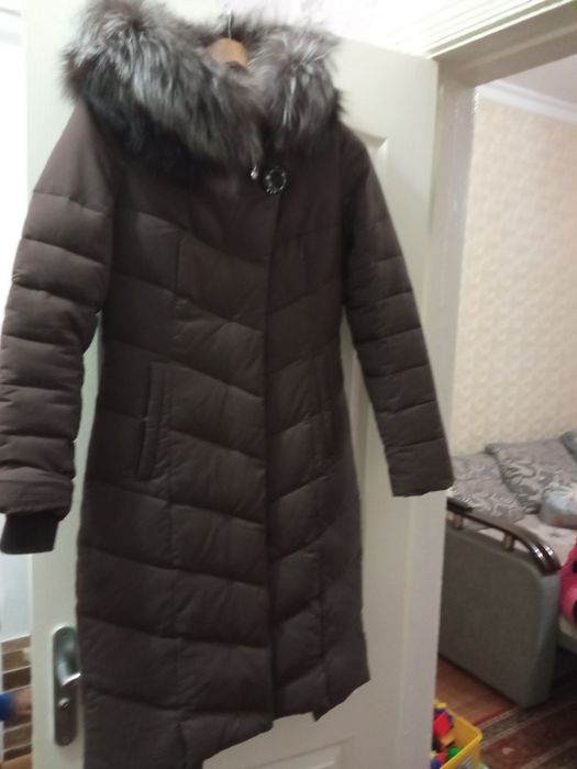 Продаю пухове пальто. Зима.