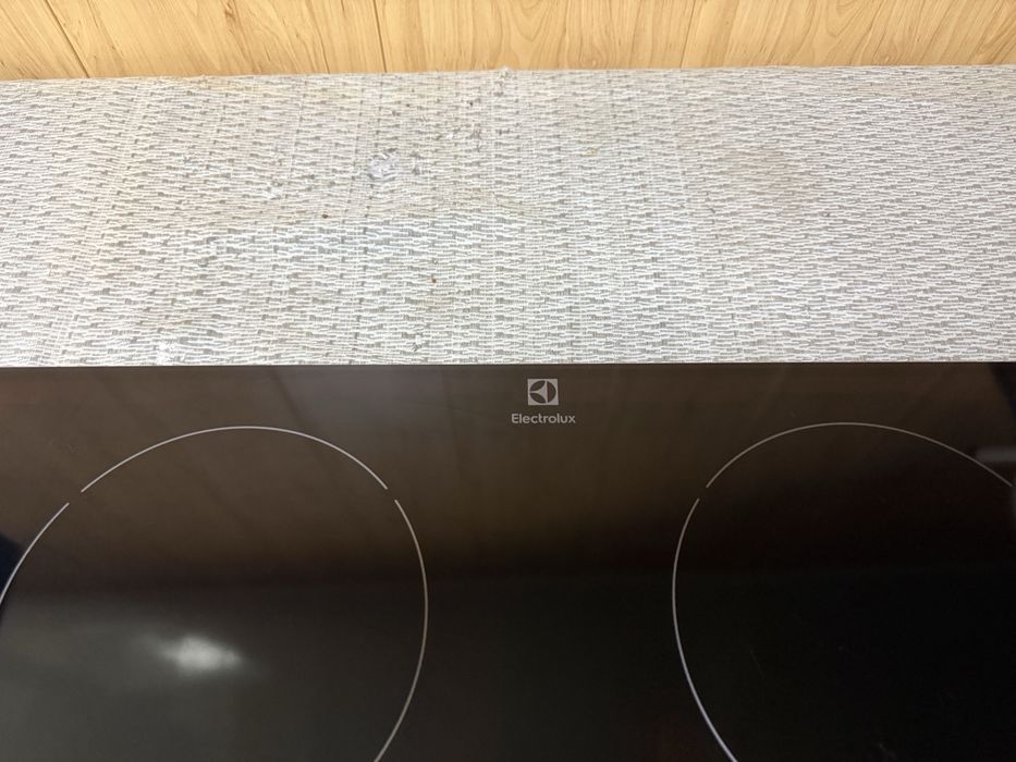 Варильна поверхня електрична (індукція) Electrolux EHH56340FK