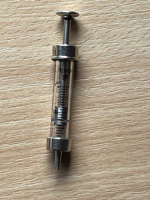 Strzykawka lekarska  1 ml  z czasów PRL