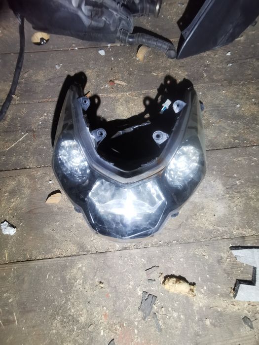 Skuter Daelim s300 części plastiki lampy
