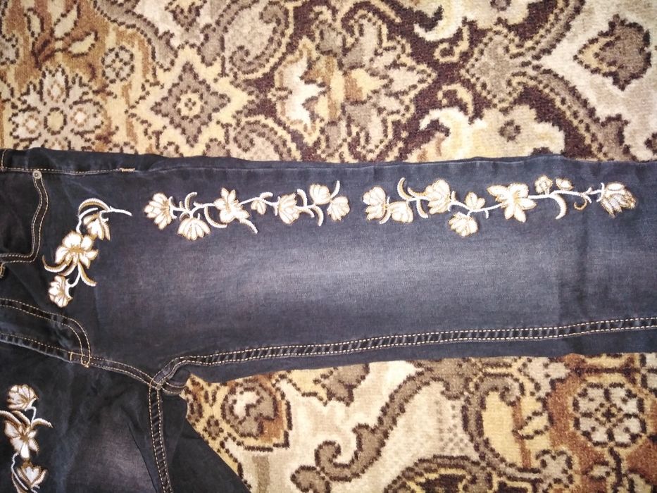 Джинси з нашивкою 34 розмір підліток дівчина