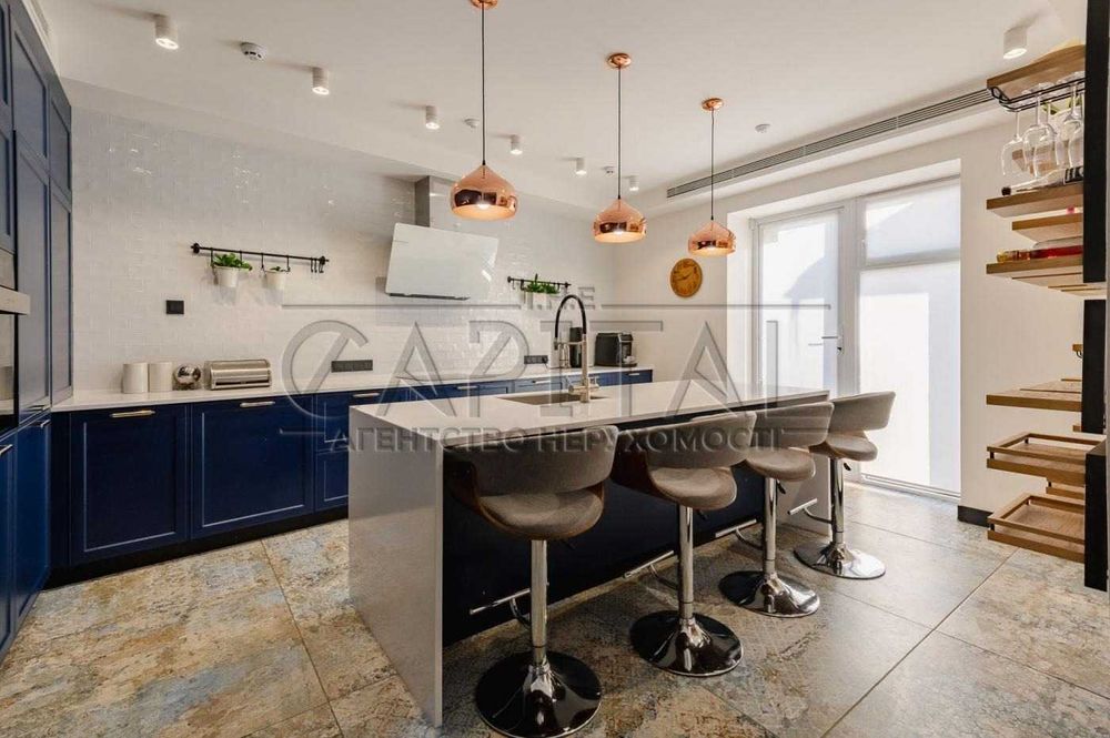 Продаж / Будинок / 270 м2 / вул. Козацька / Голосіївський район