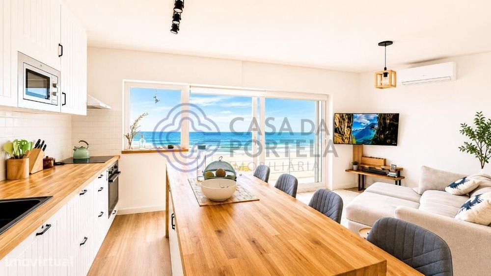 Andar Moradia T2 na 1ª linha de mar da Praia de Angeiras, para venda.
