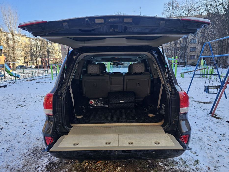 Toyota Land Cruiser 200