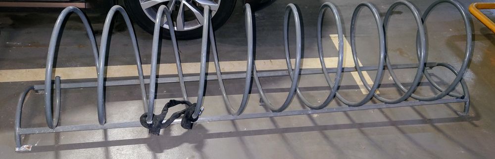 Велопарковка для роверів, велосипедів, мопедів тощо