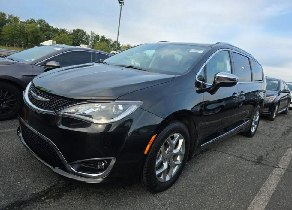 Chrysler Pacifica LIMITED / Benzyna / niski przebieg