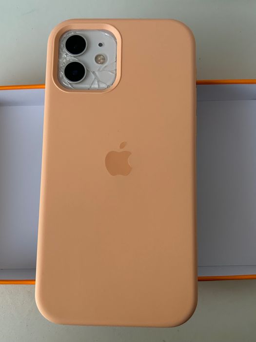 Iphone 12 128GB bom estado geral, vidro traseiro partido+capa incluída