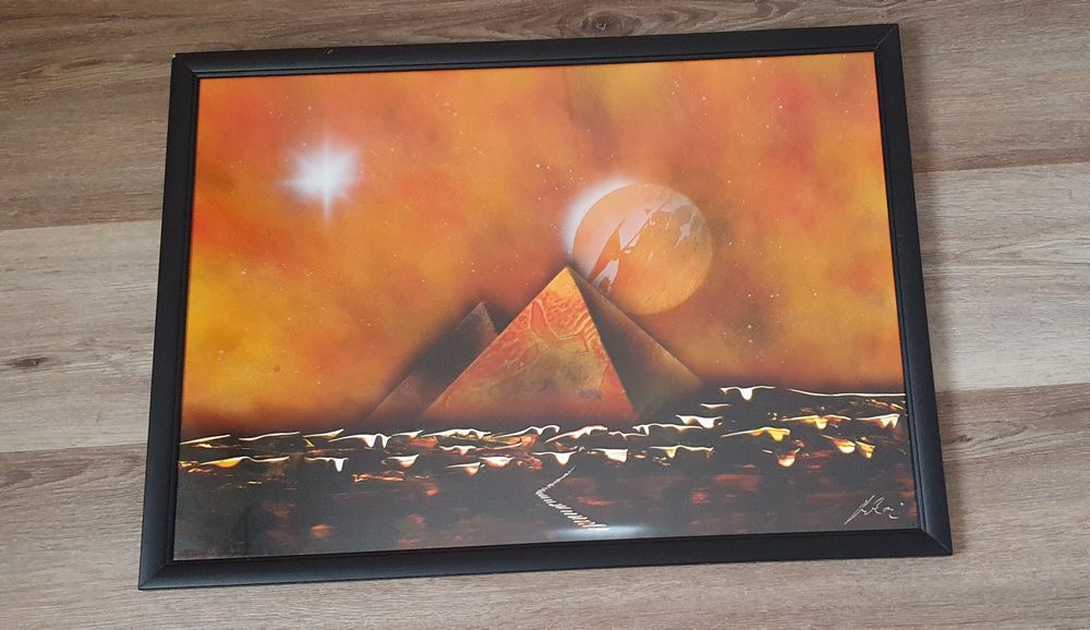 Spray Painting Frame64752176359426120