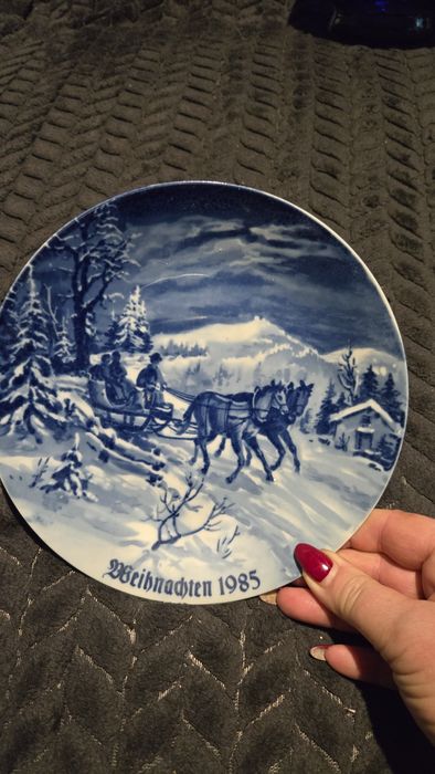 Kobaltowy talerz święta 1985.