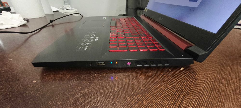 Laptop Acer nitro 5 AN517-51