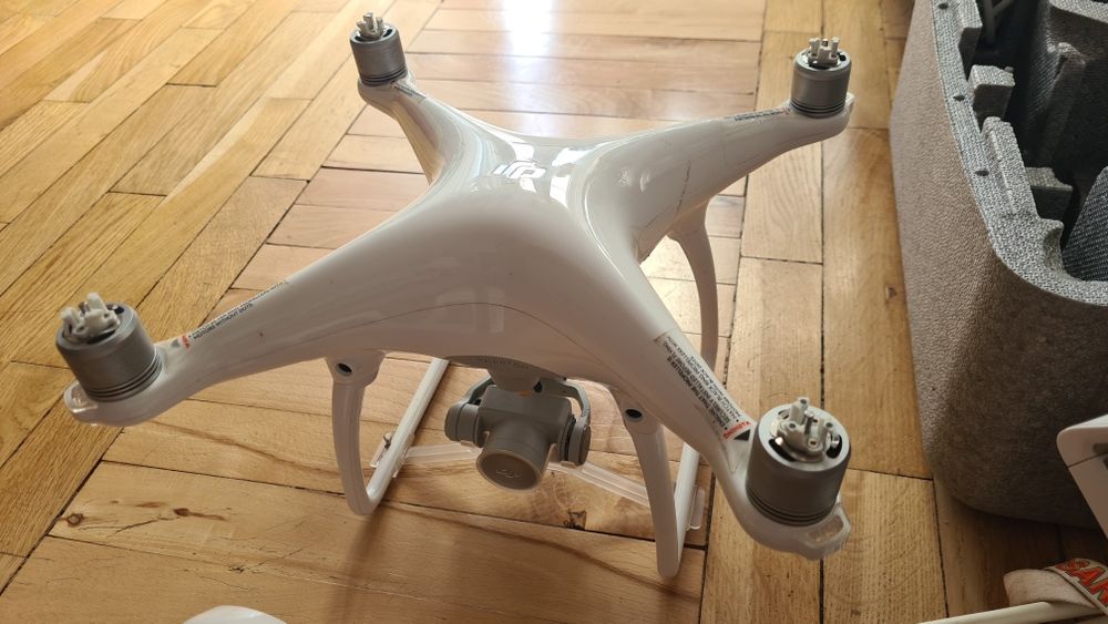 Dron DJI Phantom 4
