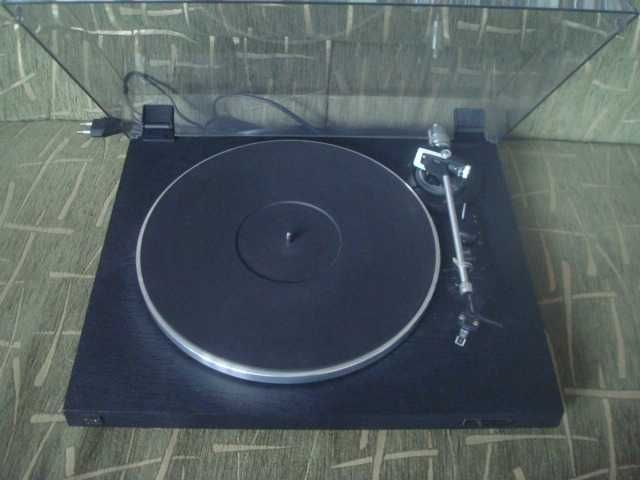 Продам проигрыватель винила Dual