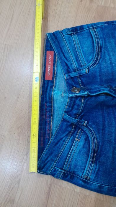 Spodnie Cross Jeans 36