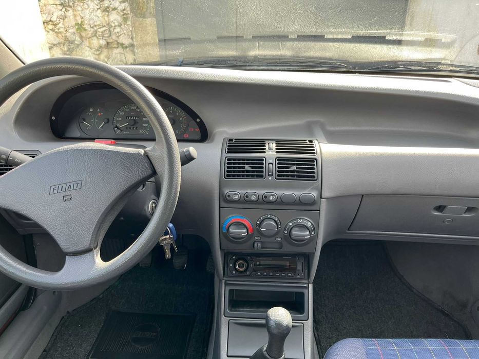 Fiat Punto 6 speed 1108 cc 54 cv gasolina 184000 km em ótimo estado