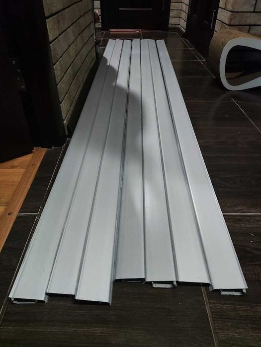 Плінтус пластиковий (ПВХ) 20,8x70x2500 мм