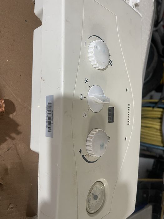 Комплектующие б/у для газового котла zoom