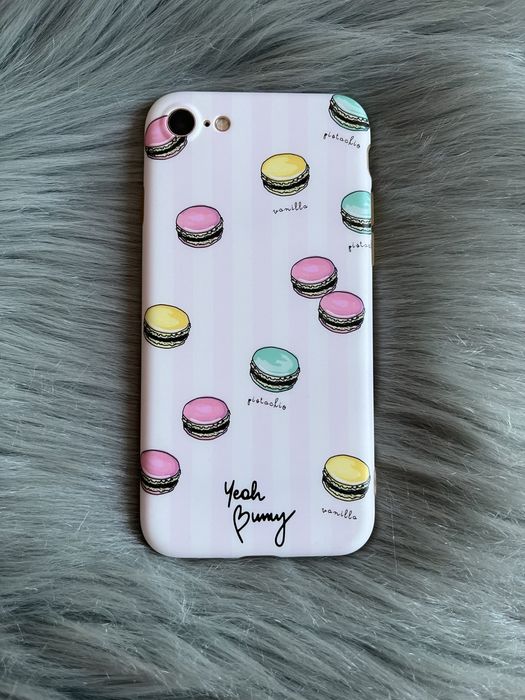 4 etui na iPhone 7 (marmur, makaroniki, beżowy i z reniferem)