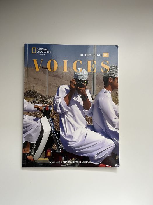 Voices B1 Intermediate Student's Book with Online Practice and Student's ebook