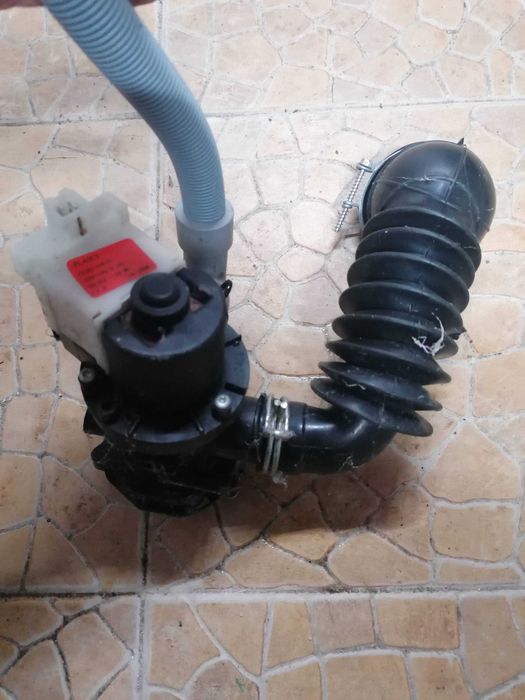 Peça maquina lavar roupa Hotpoint Ariston 9Kg (bomba)