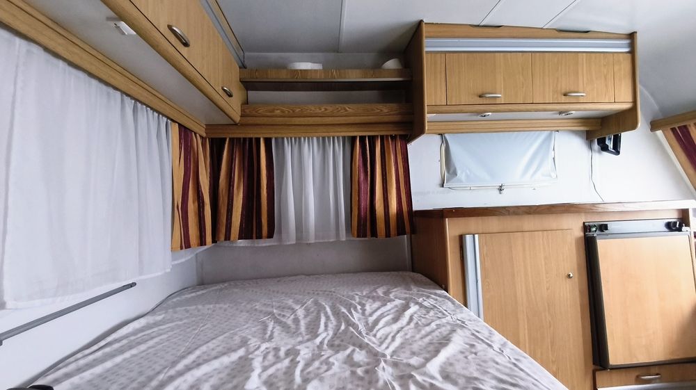 Caravana Pluma 300 com mover, toldo fiamma e ar condicionado.