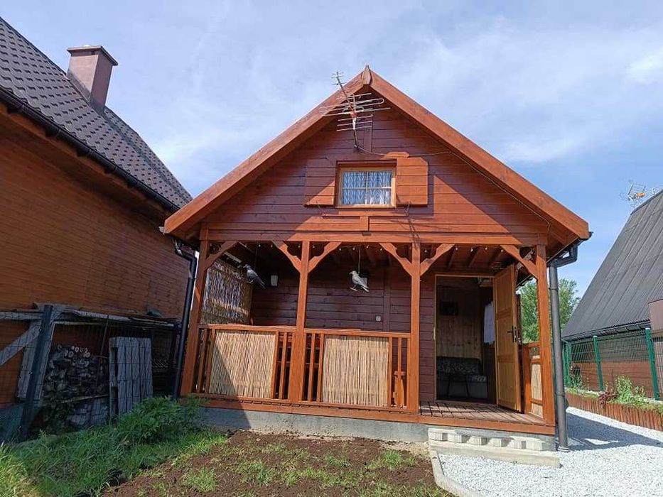 Działka rekreacyjna z domkiem letniskowym nad jeziorem