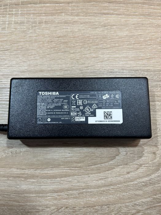 Блок живлення Toshiba 19v 6.32a