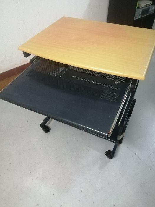 Capacete c/joalheiras e cotoveleiras