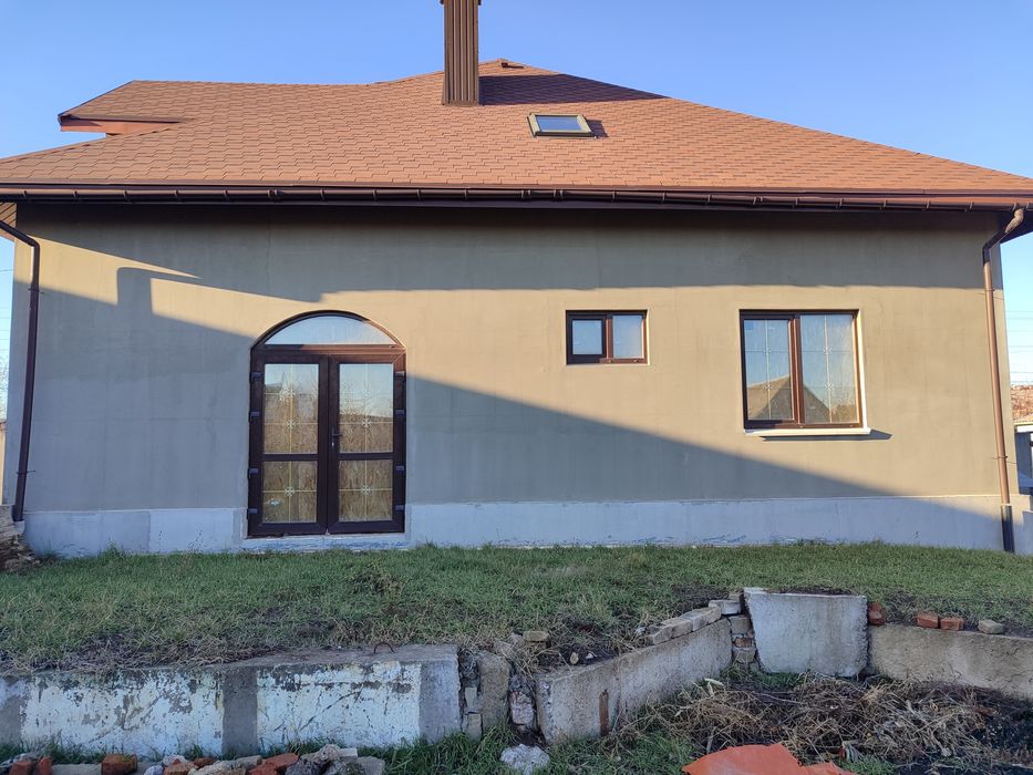 Продається добротний новий будинок