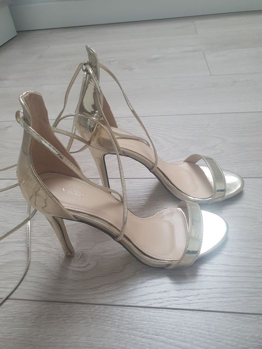 Sandały firmy Vices