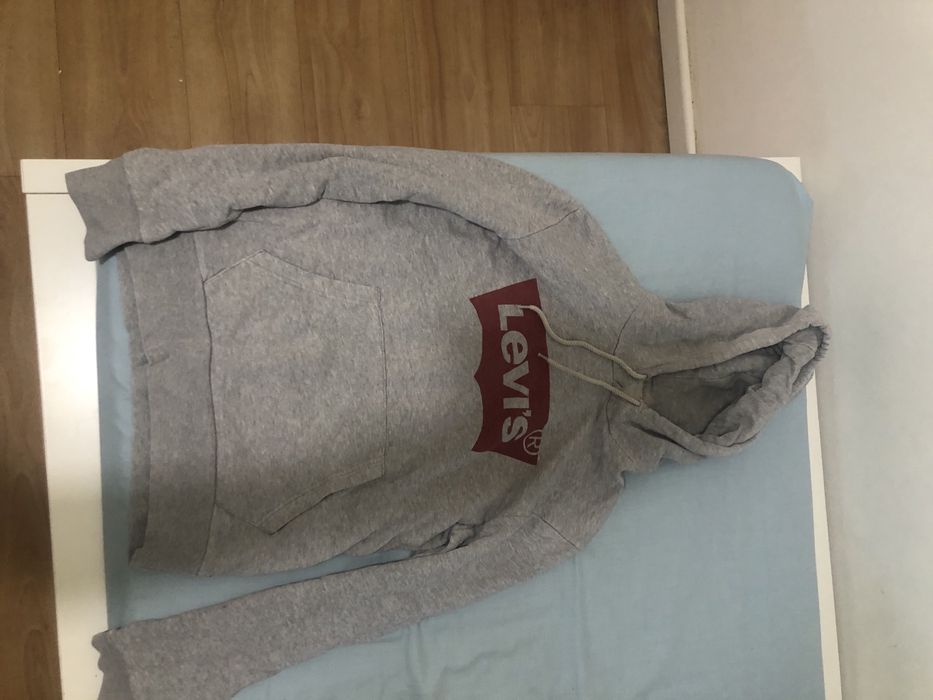 Sweat Levis tamanho S em bom estado.