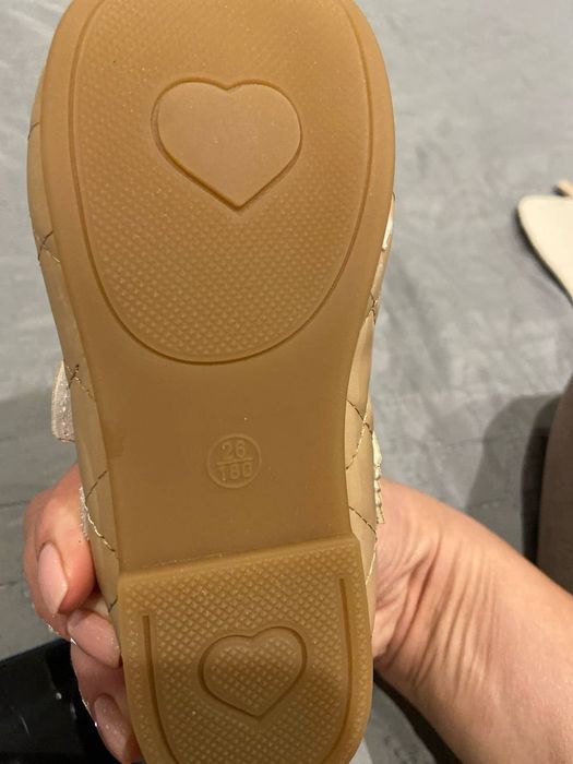 Туфлі на дівчинку