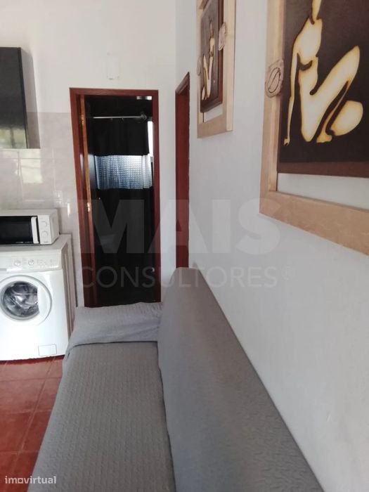 Moradia T2 com Quintal, Terraço e Churrasqueira em Vila Nova de Mil...