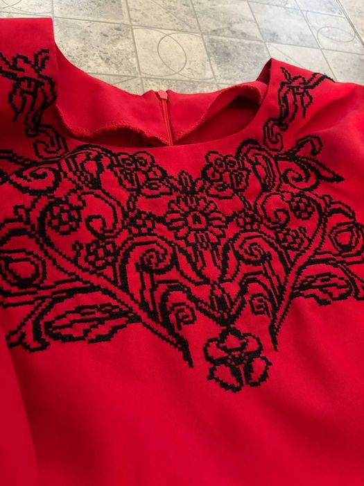 Вишита сукня, ручної роботи