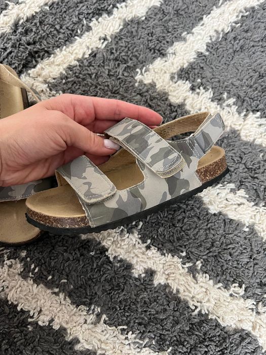 Продам босоніжки  Primark 30/31 розмір